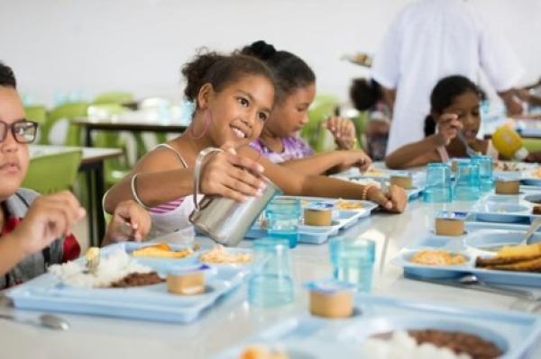 Cantine scolaire à La Réunion